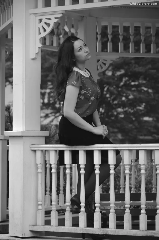 Jodelle Ferland photo 11 of 100