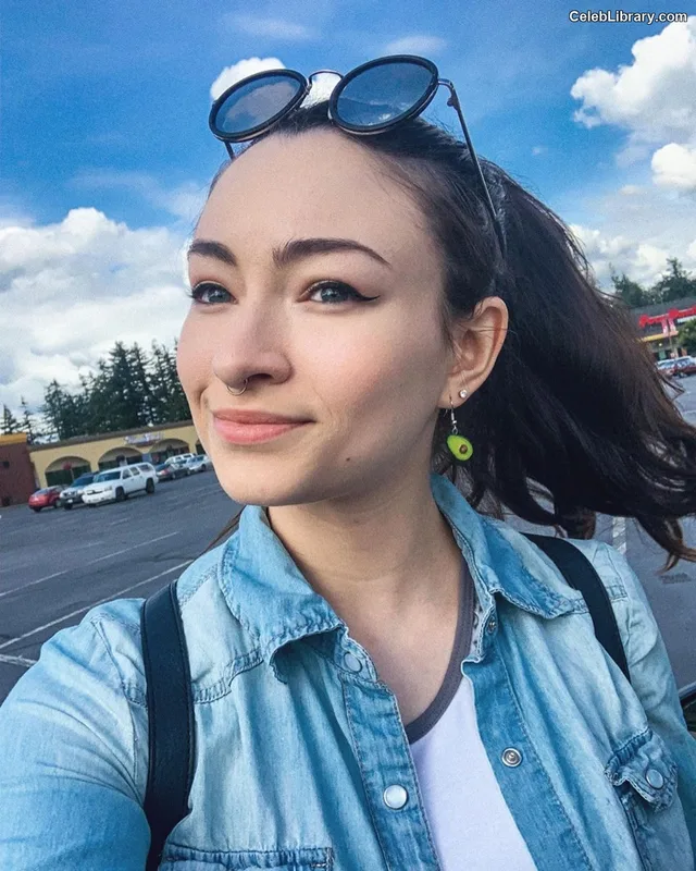 Jodelle Ferland photo 15 of 100