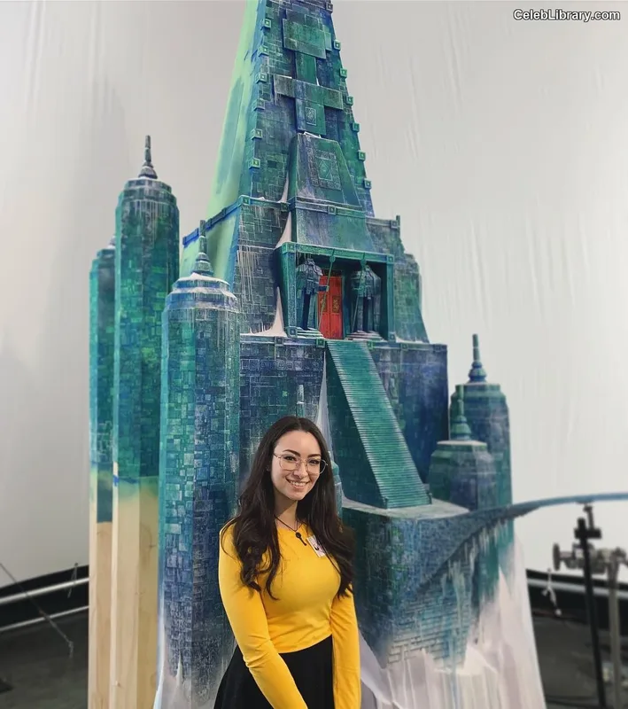 Jodelle Ferland photo 16 of 100