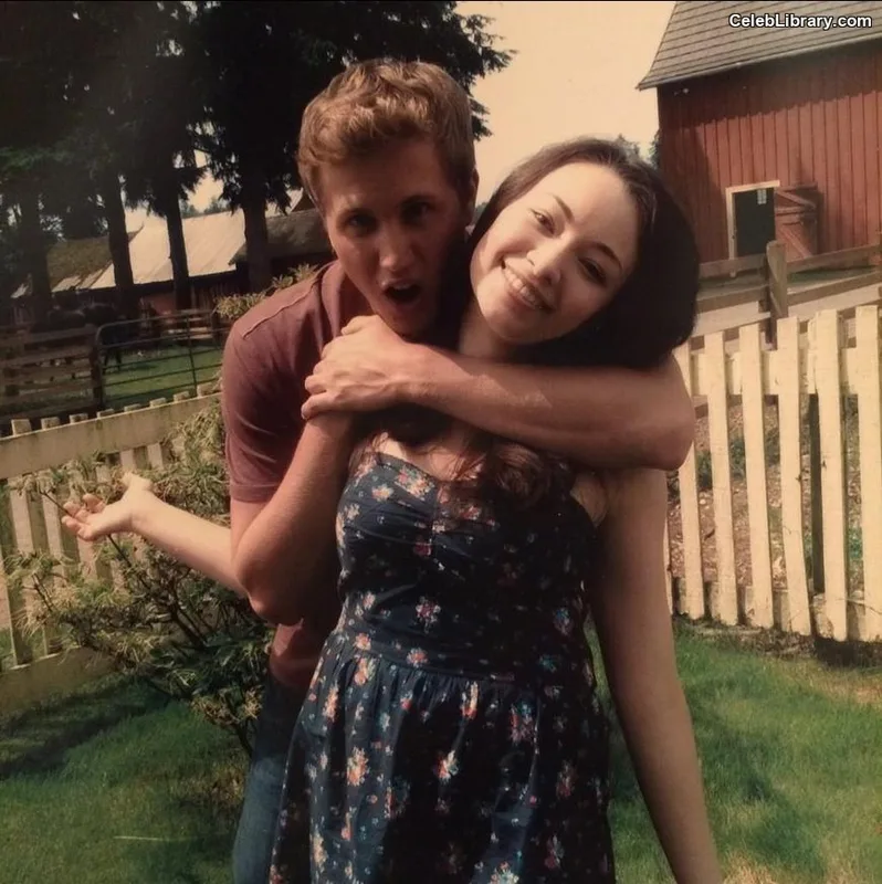 Jodelle Ferland photo 17 of 100