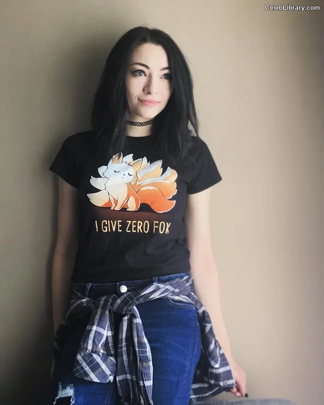 Jodelle Ferland photo 20 of 100