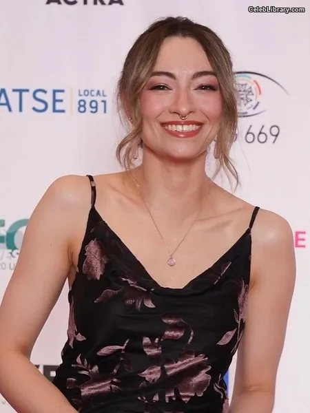 Jodelle Ferland photo 13 of 100