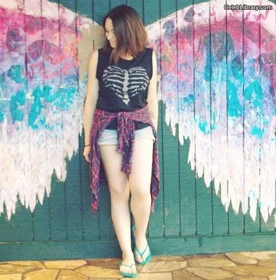 Jodelle Ferland photo 7 of 100