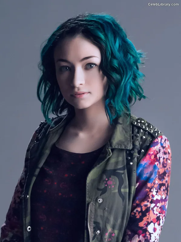 Jodelle Ferland photo 10 of 100