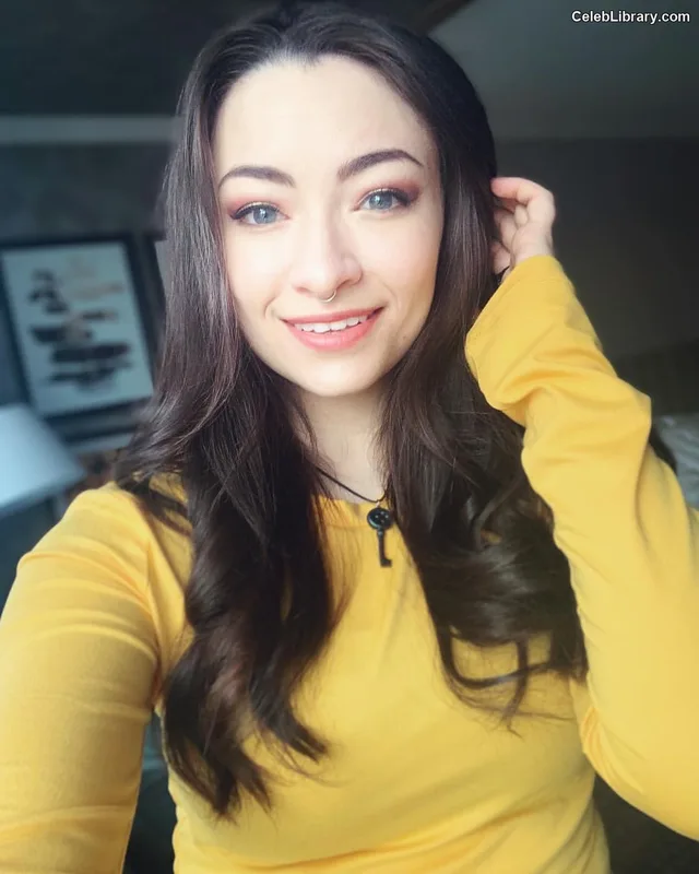 Jodelle Ferland photo 14 of 100