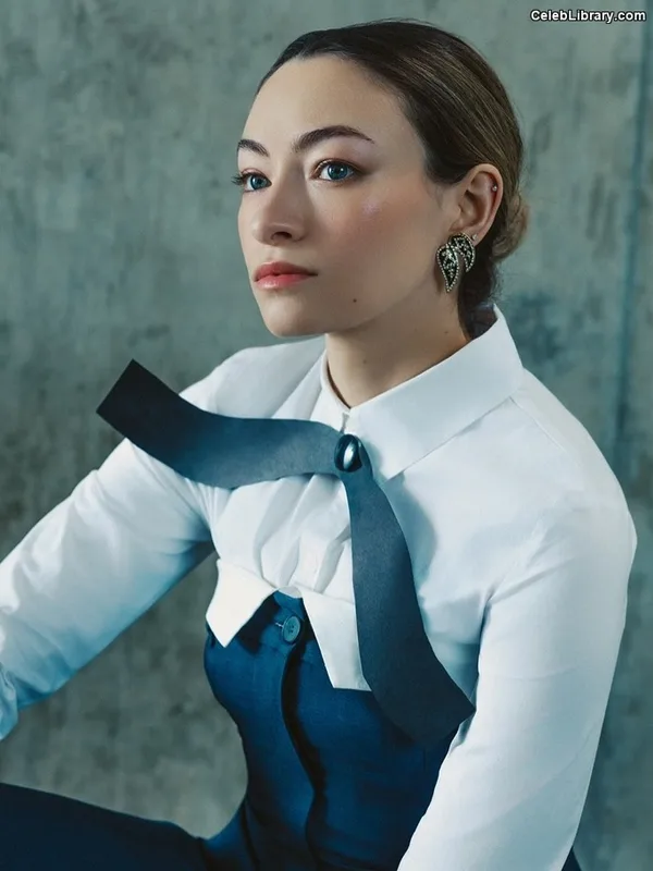 Jodelle Ferland photo 21 of 100