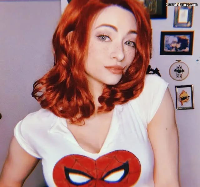 Jodelle Ferland photo 5 of 100
