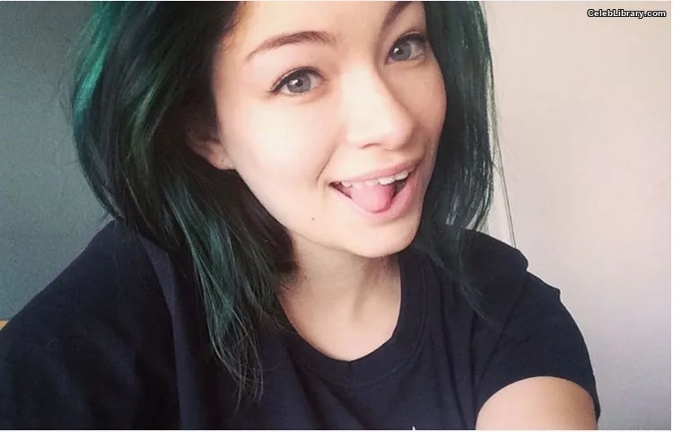 Jodelle Ferland photo 9 of 100