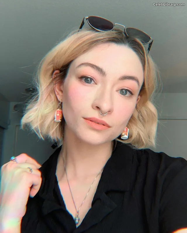 Jodelle Ferland photo 14 of 100