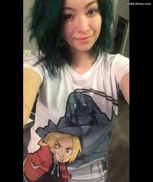 Jodelle Ferland photo 19 of 100
