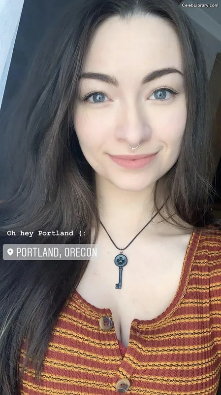 Jodelle Ferland photo 21 of 100