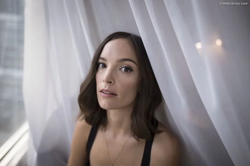 Jodi Balfour photo 17 of 35