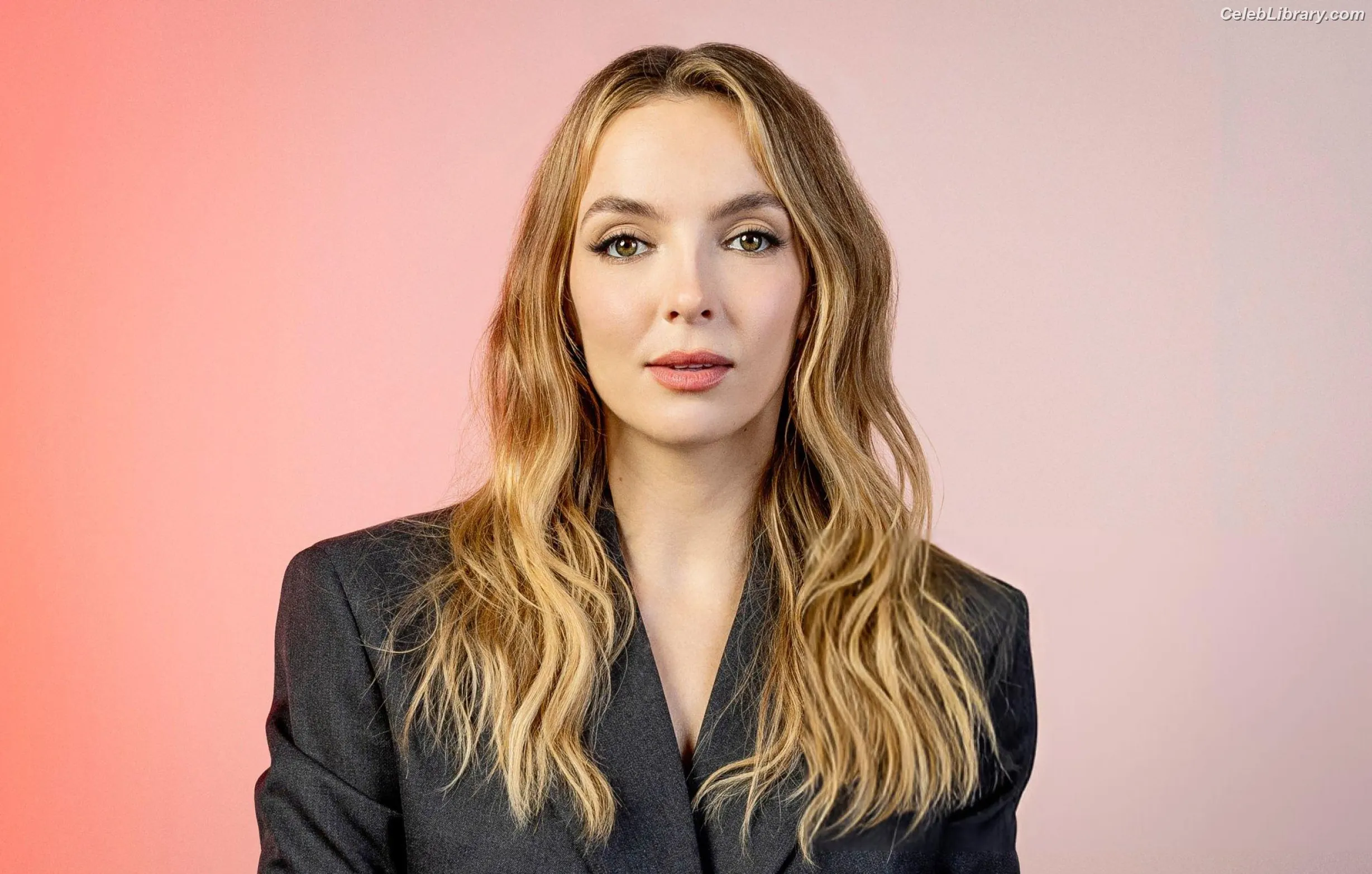 Jodie Comer photo 23 of 340
