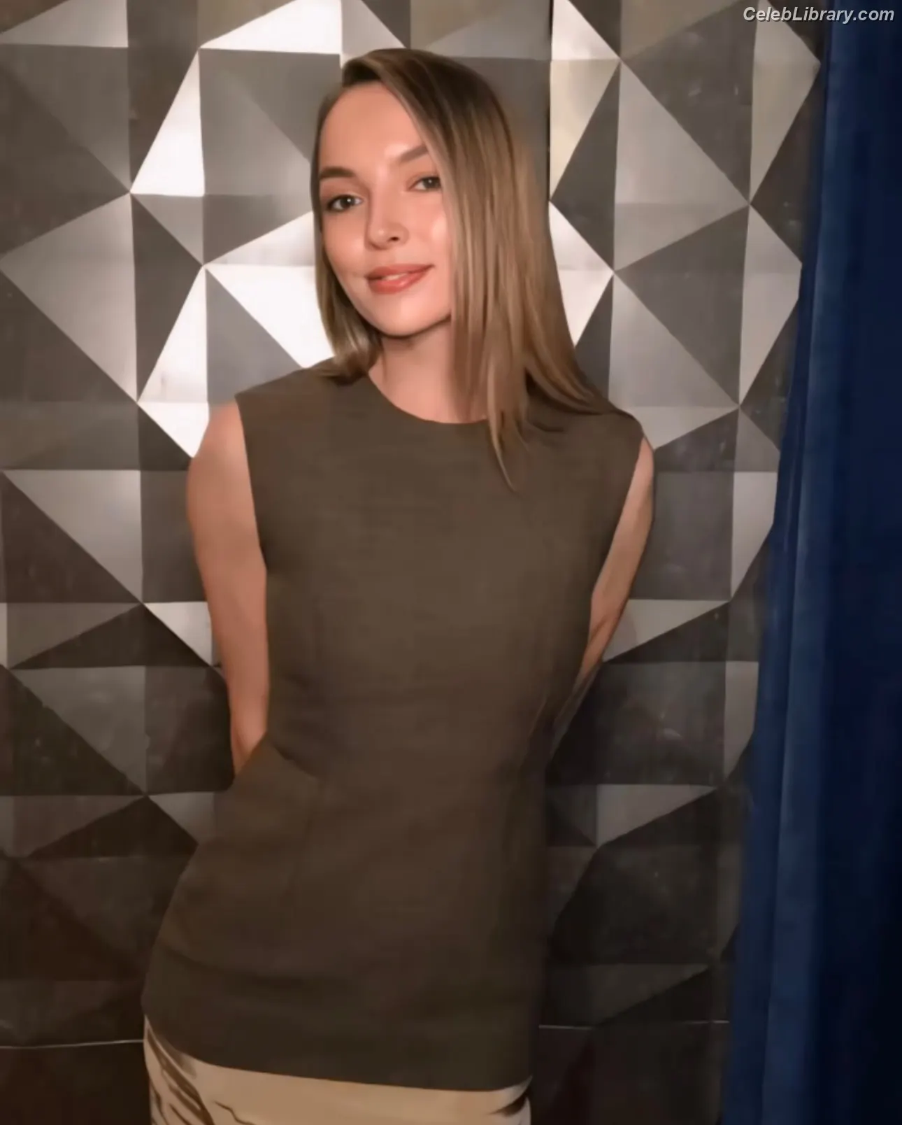 Jodie Comer photo 9 of 340