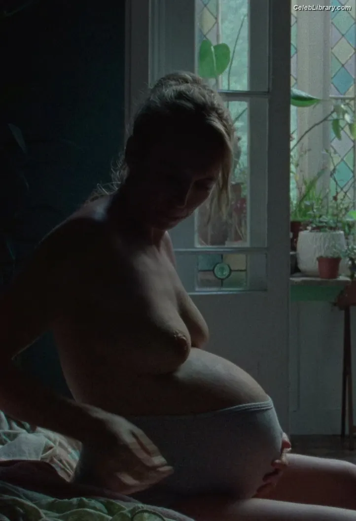Jodie Comer photo 15 of 340