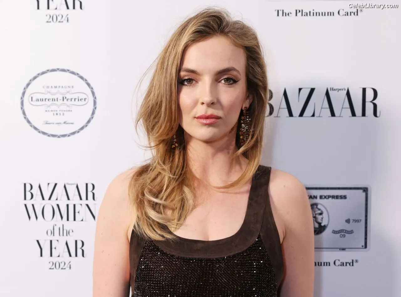 Jodie Comer photo 20 of 340