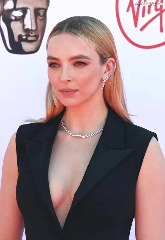 Jodie Comer photo 8 of 340
