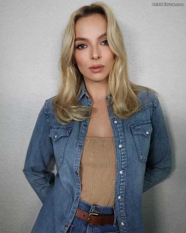 Jodie Comer photo 2 of 340