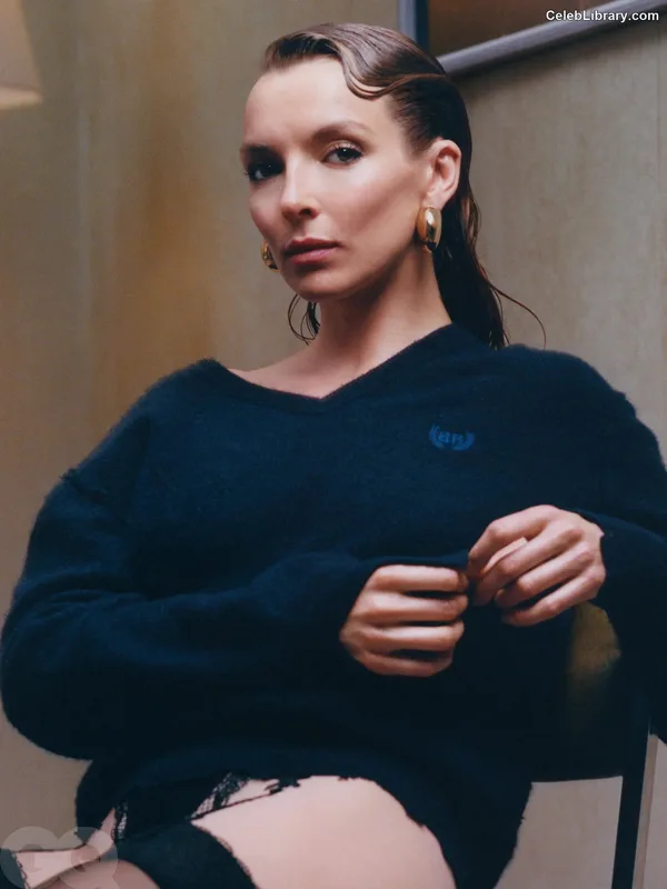 Jodie Comer photo 11 of 340