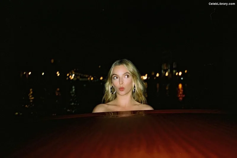 Jodie Comer photo 18 of 340