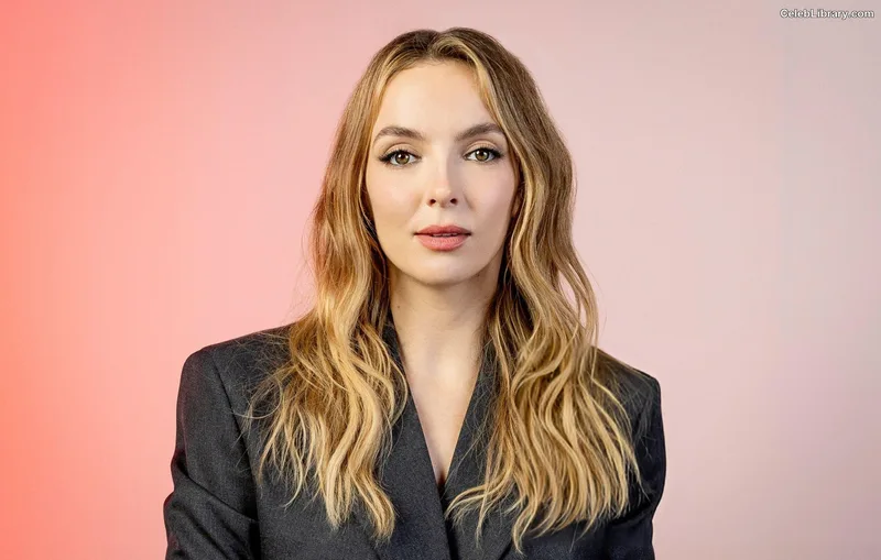 Jodie Comer photo 22 of 340