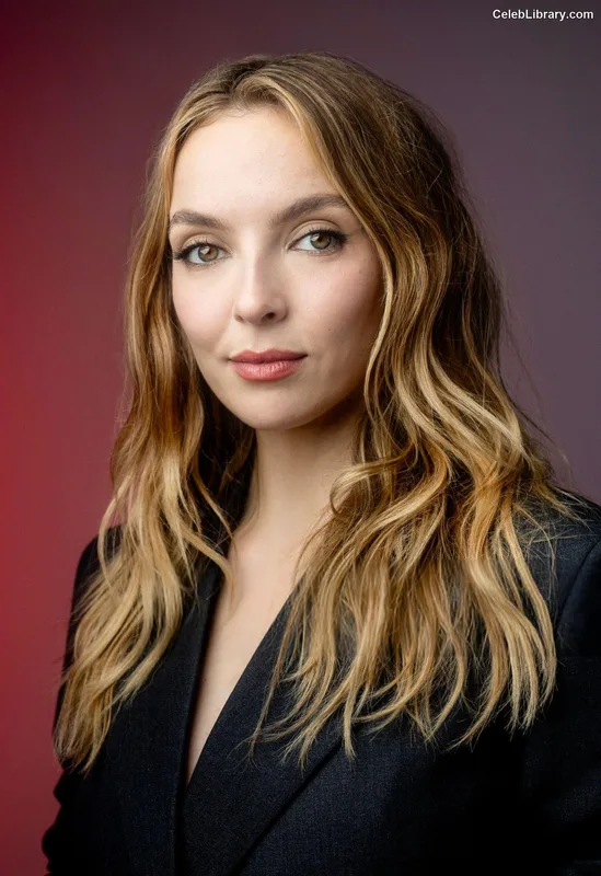 Jodie Comer photo 24 of 340