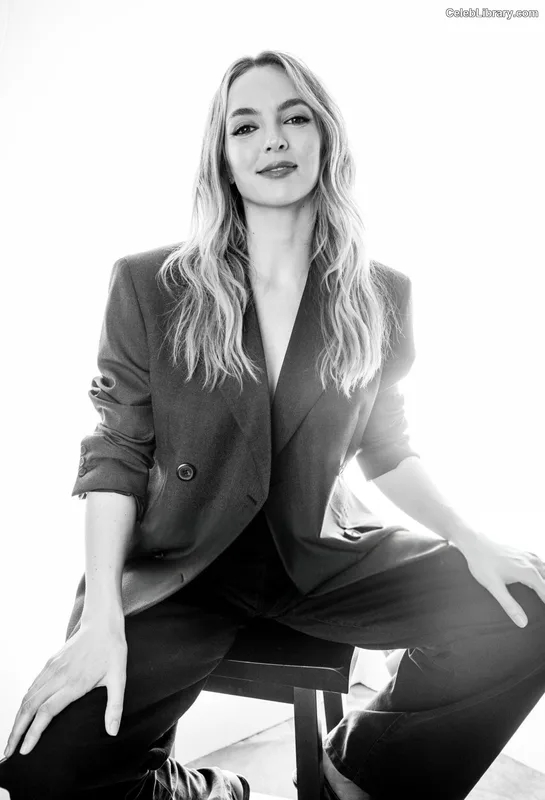 Jodie Comer photo 1 of 340