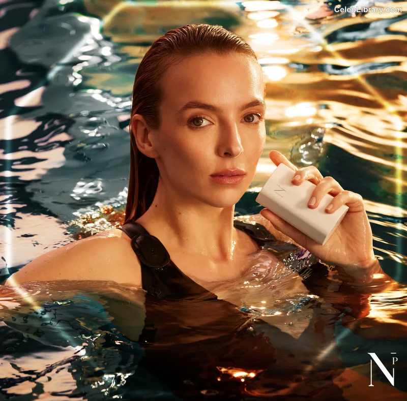 Jodie Comer photo 10 of 340