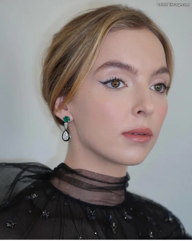 Jodie Comer photo 19 of 340
