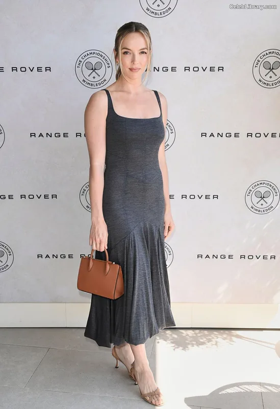 Jodie Comer photo 21 of 340
