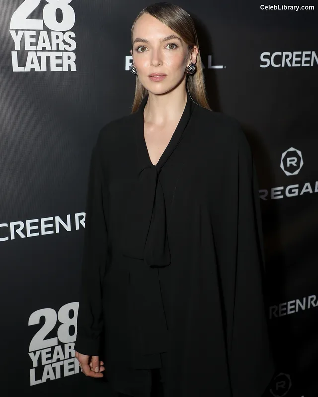 Jodie Comer photo 7 of 340