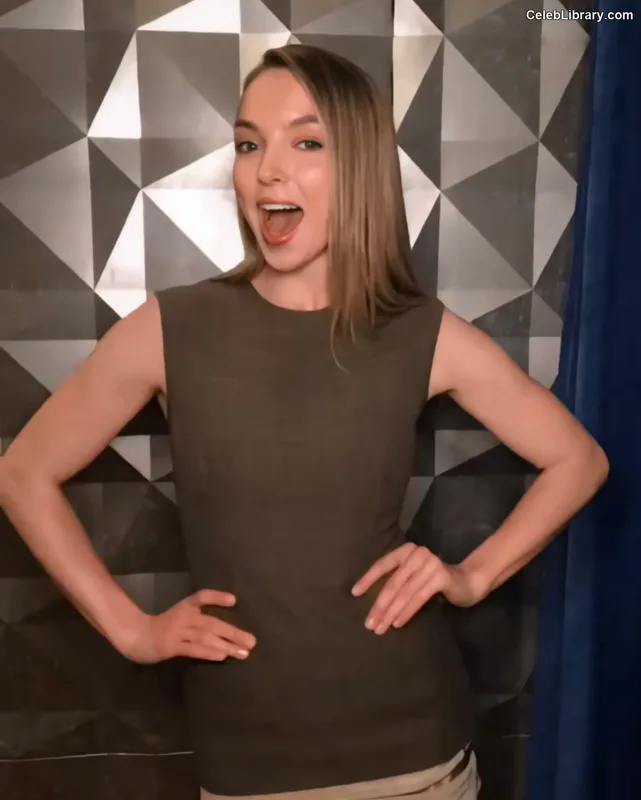 Jodie Comer photo 13 of 340