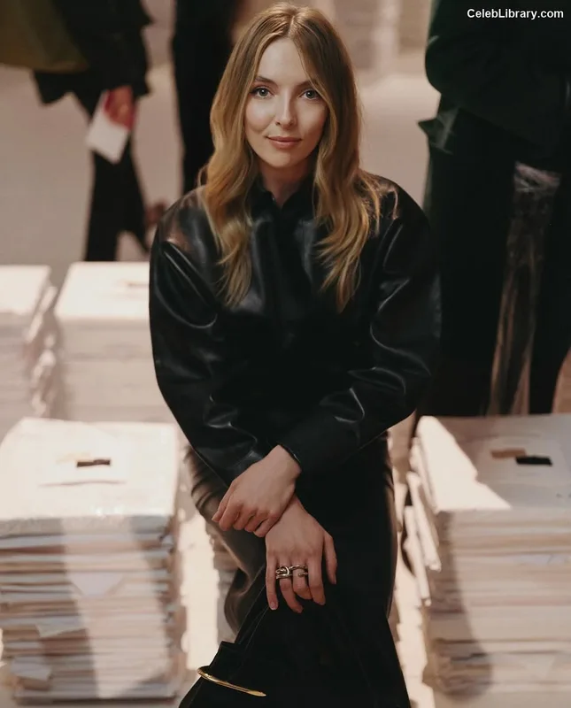 Jodie Comer photo 14 of 340