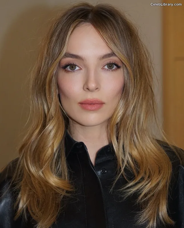 Jodie Comer photo 15 of 340