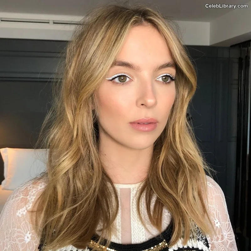 Jodie Comer photo 20 of 340
