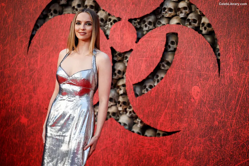 Jodie Comer photo 17 of 340