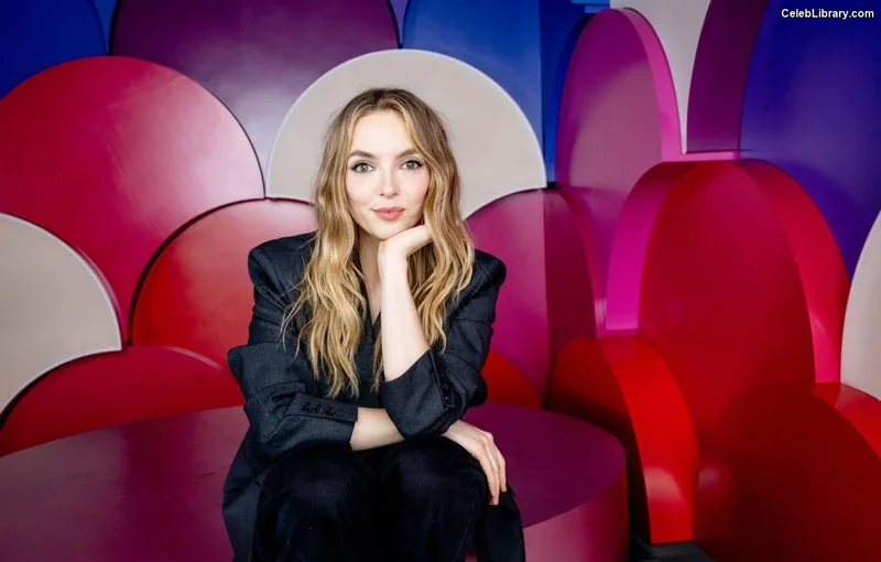 Jodie Comer photo 23 of 340