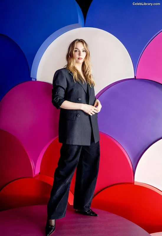 Jodie Comer photo 1 of 340