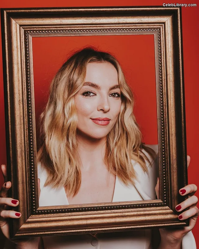 Jodie Comer photo 10 of 340