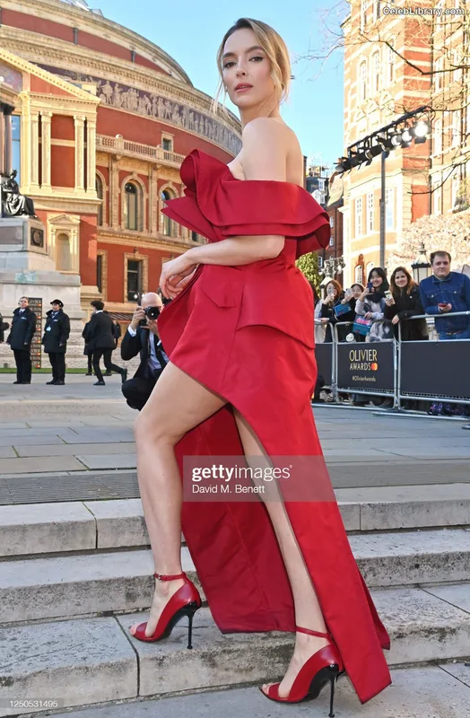Jodie Comer photo 9 of 340