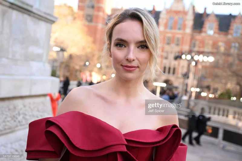 Jodie Comer photo 11 of 340