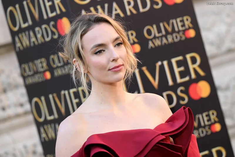 Jodie Comer photo 13 of 340