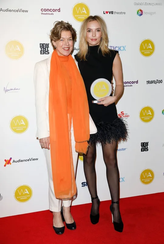 Jodie Comer photo 4 of 340