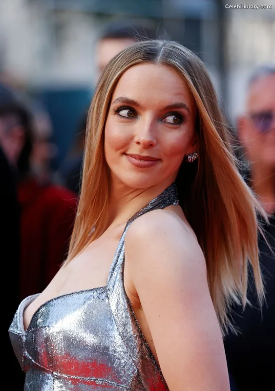 Jodie Comer photo 21 of 340
