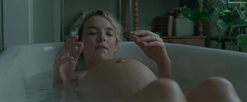 Jodie Comer photo 16 of 340