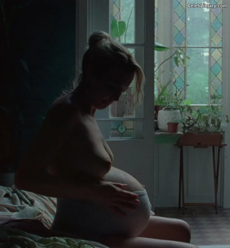Jodie Comer photo 17 of 340