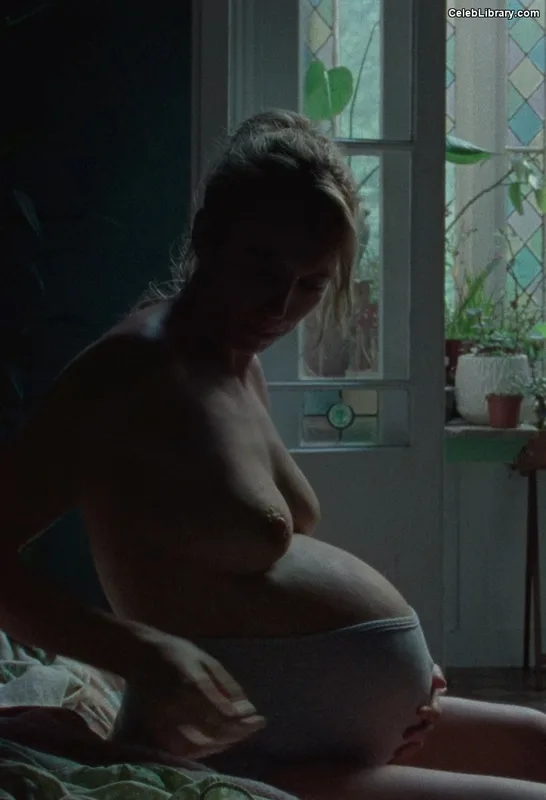 Jodie Comer photo 18 of 340