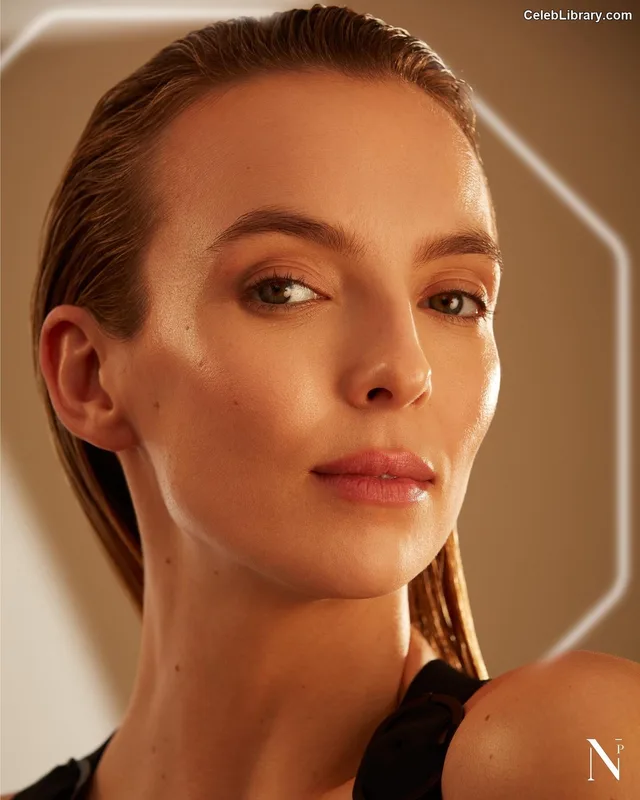 Jodie Comer photo 19 of 340