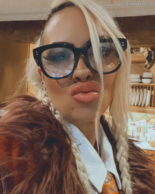 Jodie Marsh photo 11 of 342
