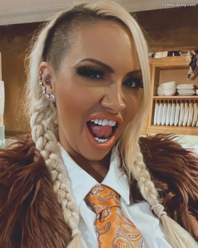 Jodie Marsh photo 13 of 342